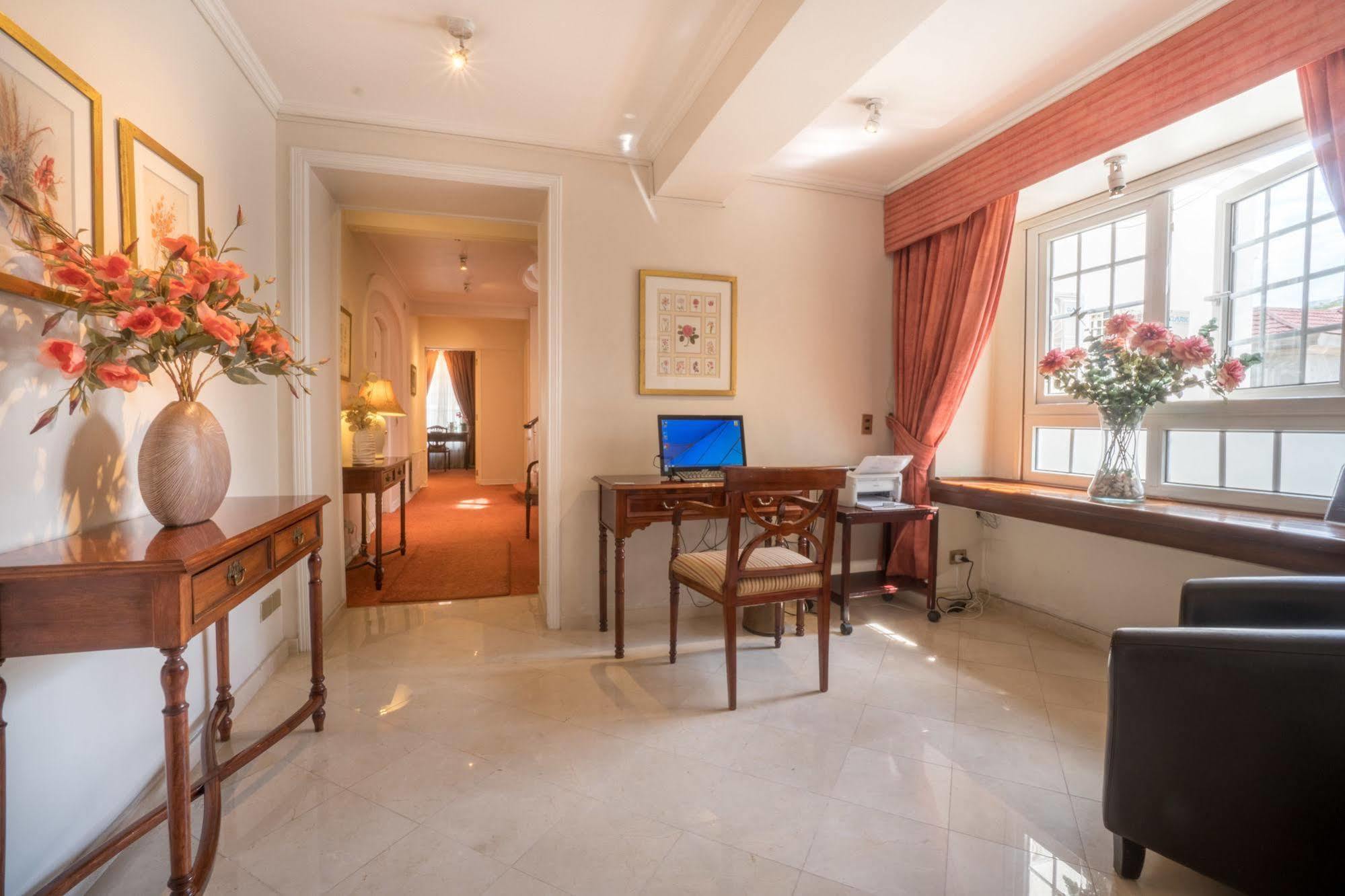 Departamentos Orly Aparthotel Santiago Kültér fotó